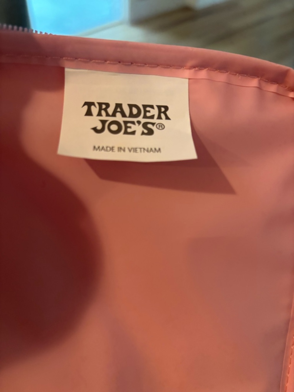 NEW! Trader Joe’s limited edition pink on pink insulated mini lunch bag tote - Picture 5 of 5